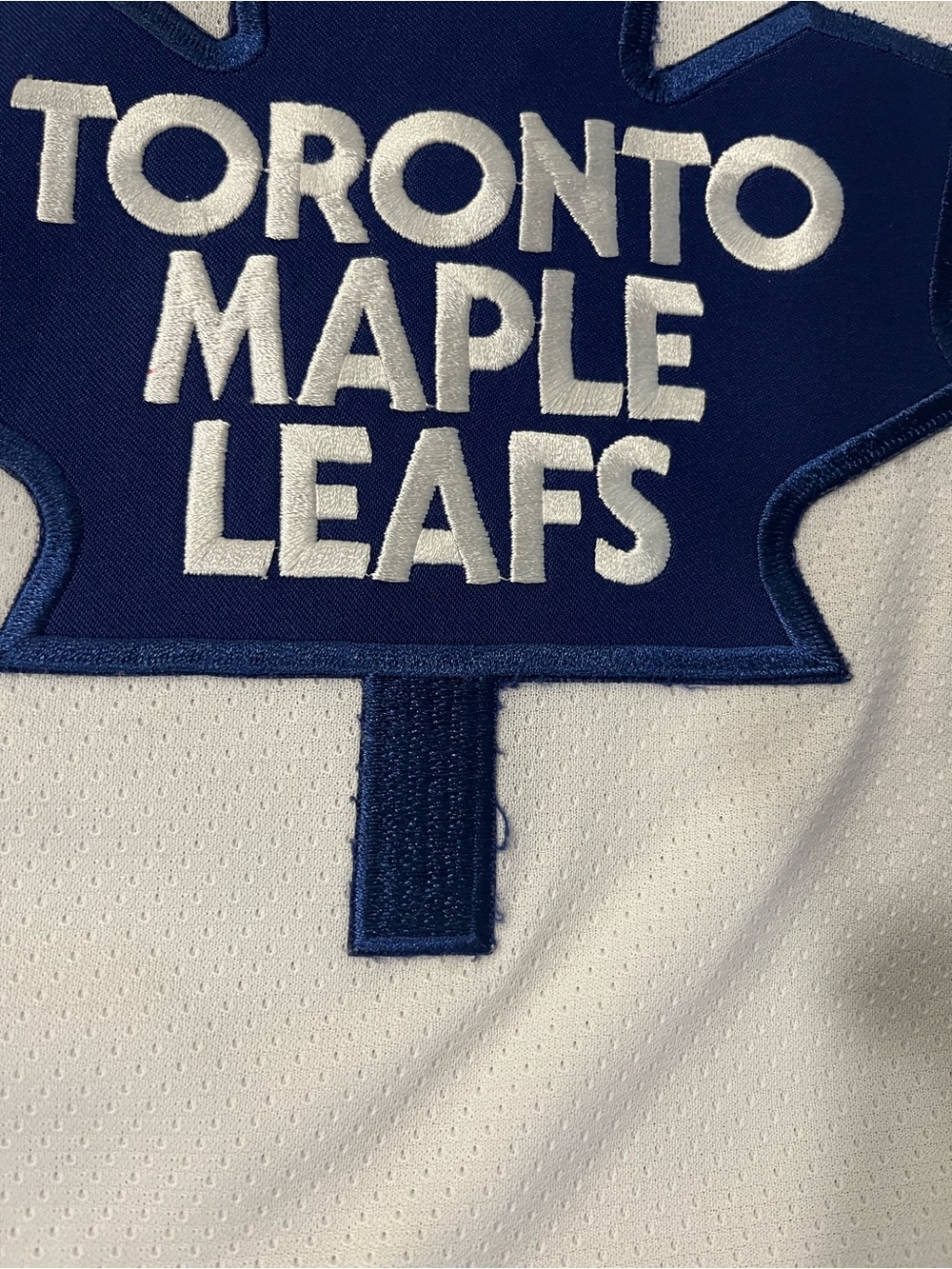 Vintage CCM White Toronto Maple Leafs Hockey Jersey - Picture 4 of 12